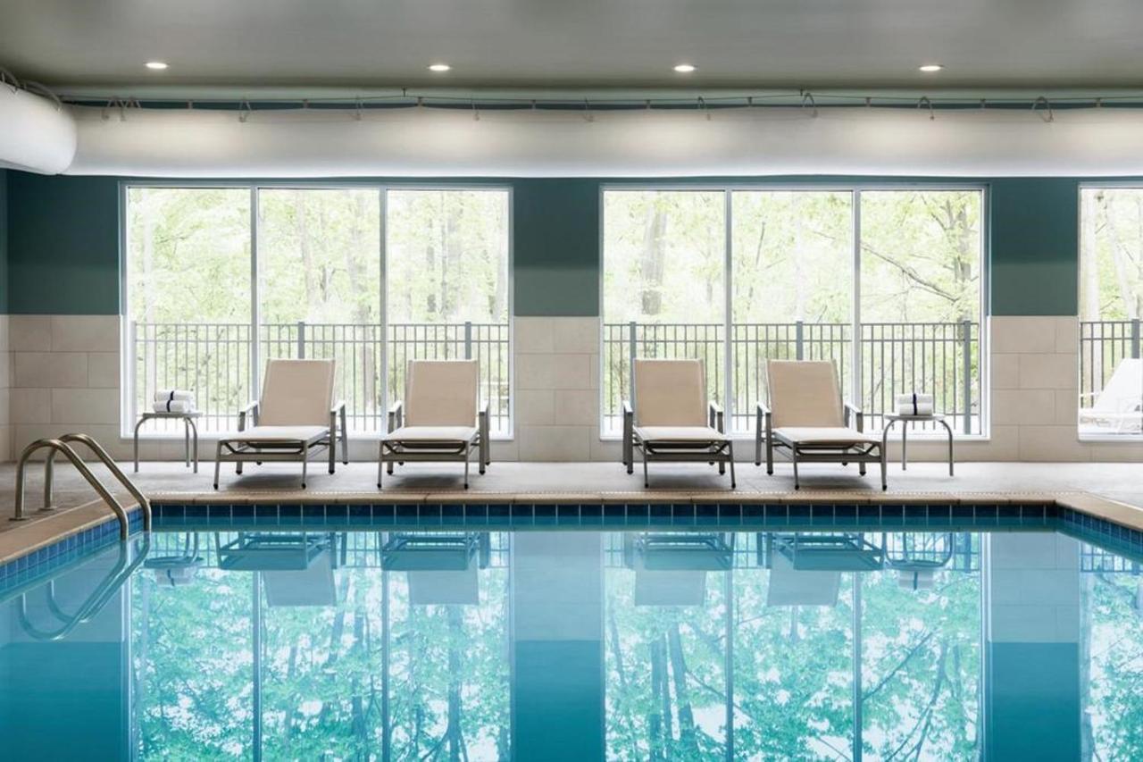Holiday Inn Express - Strathroy By Ihg Eksteriør billede